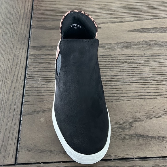 Shoes - Picture 2 of 3